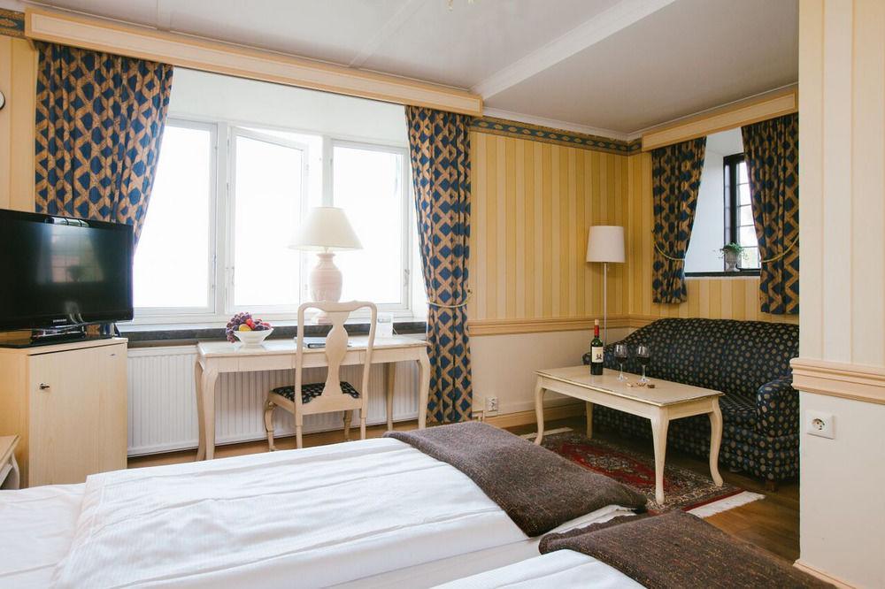 Hotel Gyllene Uttern غْرانّا المظهر الخارجي الصورة